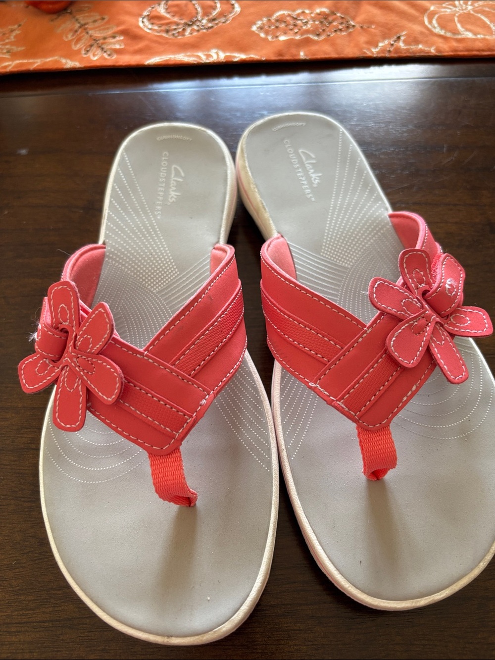 Clarks Women Coral Red Floral Thong Sandals